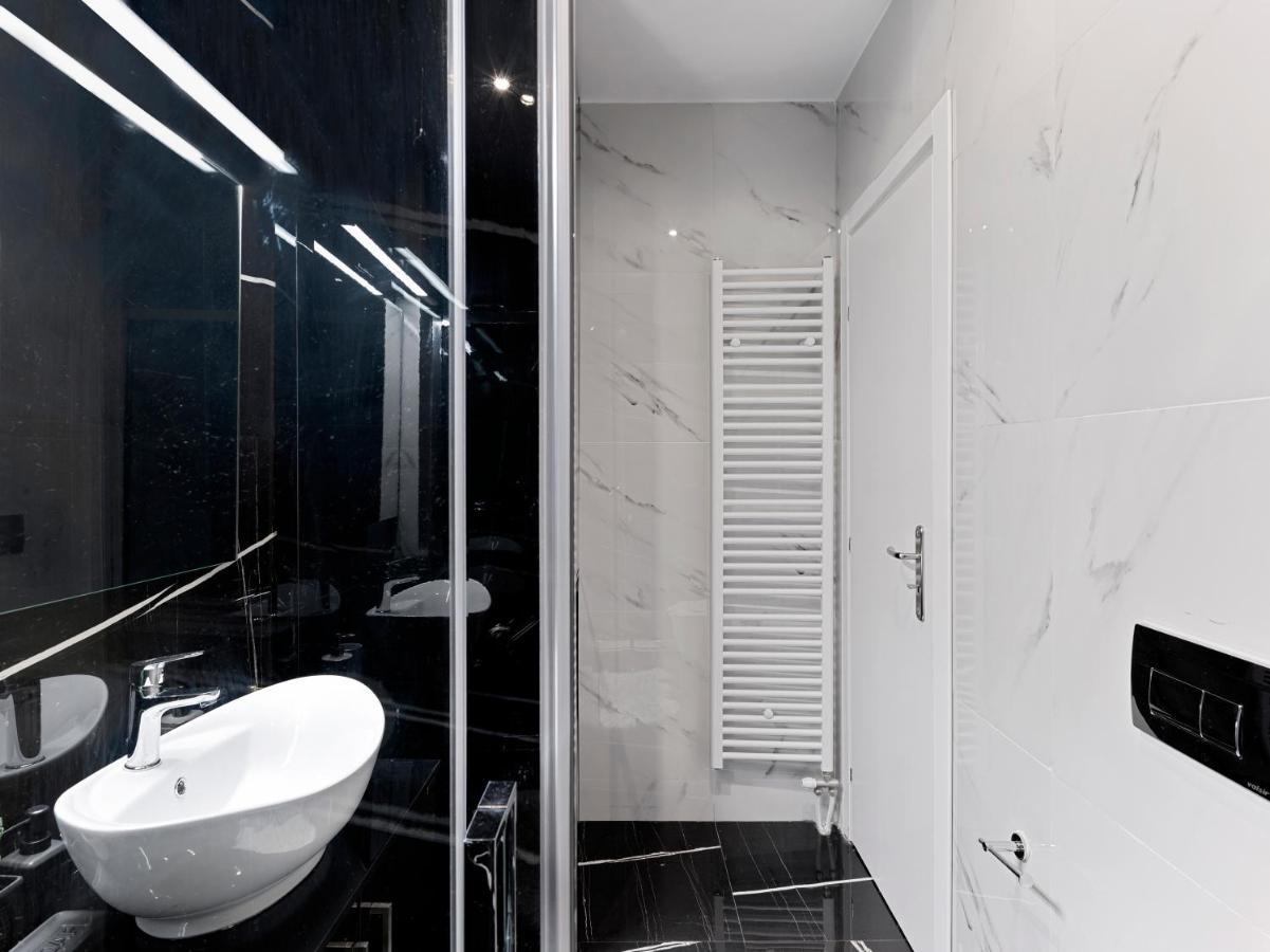 Elegant Apartment In Glyfada Athens Exterior photo